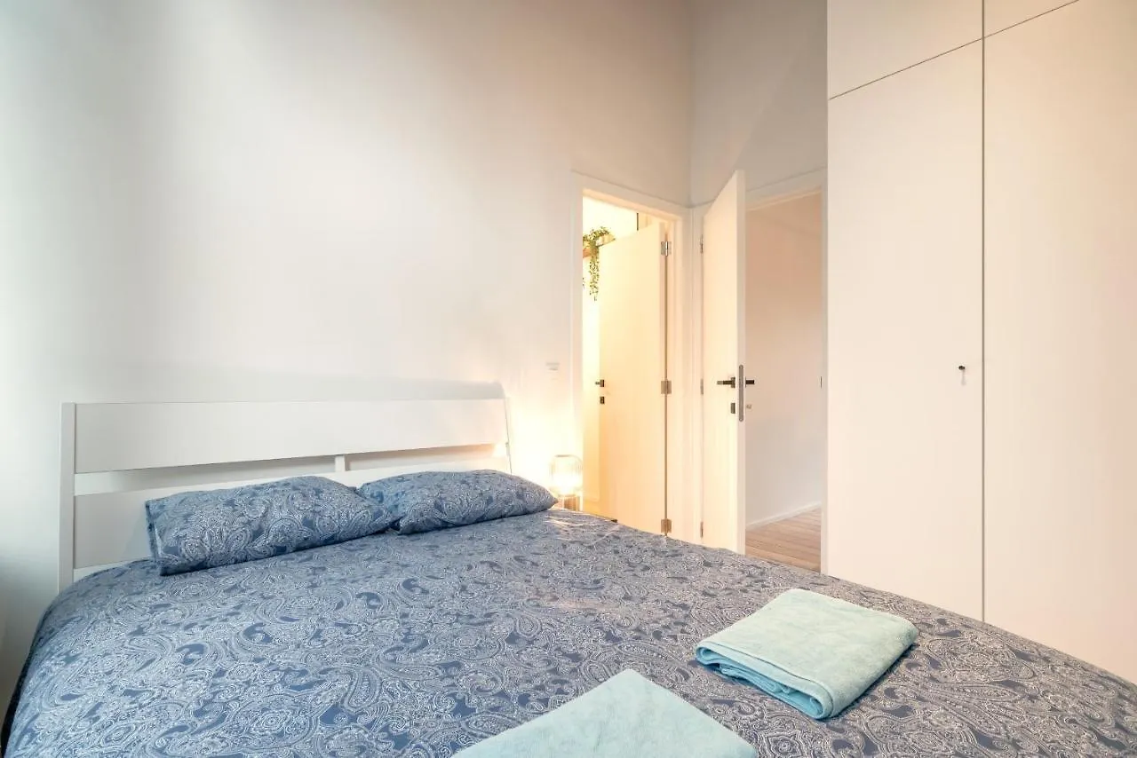 The Hendrik Square Apartments Антверпен